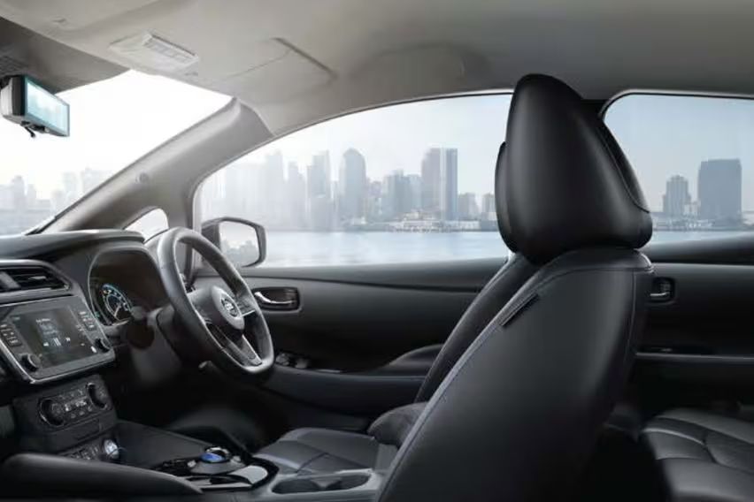 2023 Nissan Leaf Pros and Cons