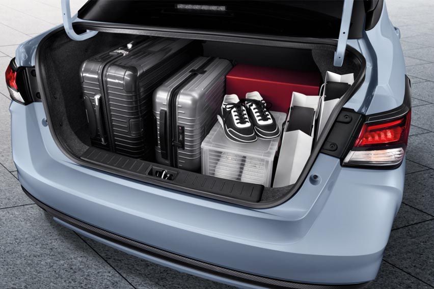 2023 Nissan Almera space