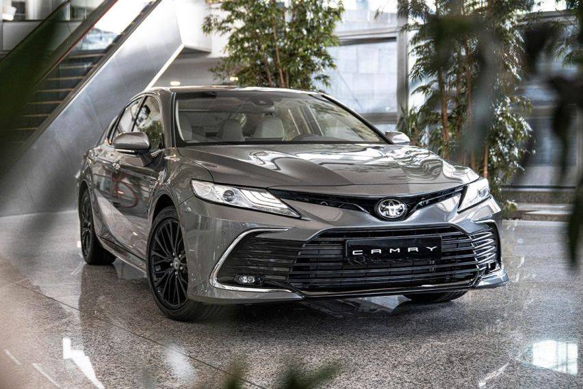 2023 Honda Accord vs Toyota Camry Decoding the battle of midsize sedans