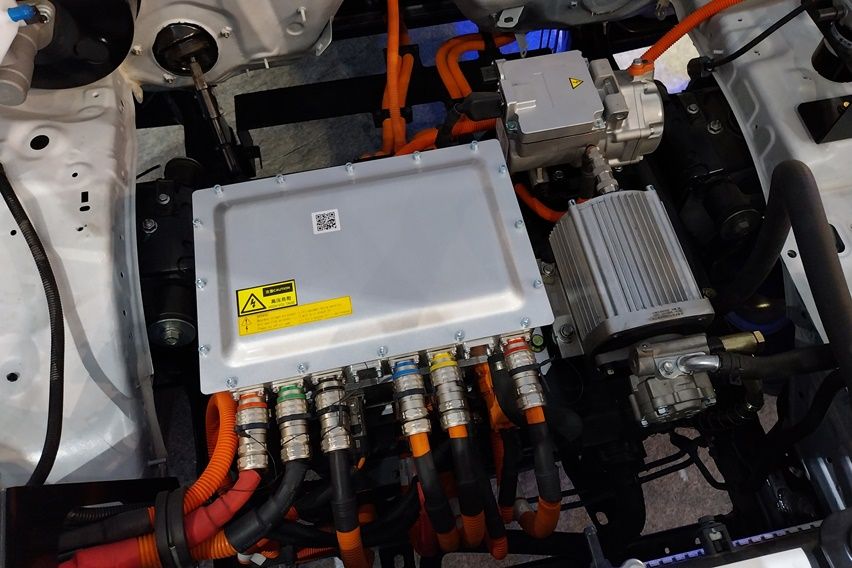 MAB P50E E-Double Cabin