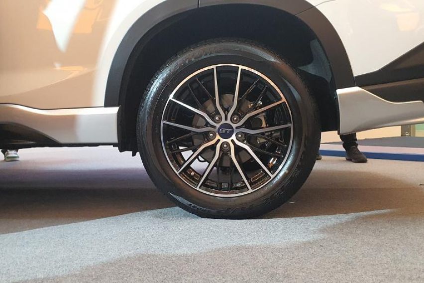 2023 Subaru Forester wheels