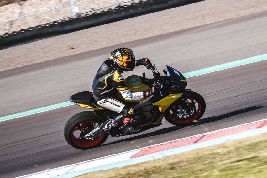 Test ride Aprilia Tuono 660 sirkuit Mandalika