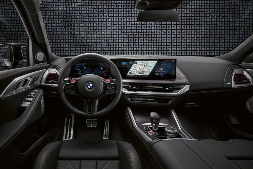 BMW XM Label Red cabin