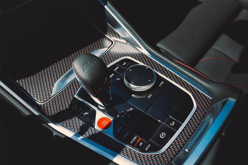 BMW XM Label Red engine