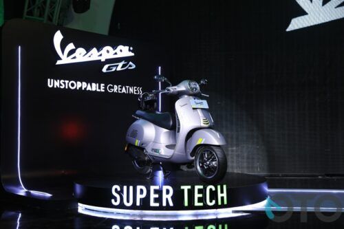 Vespa GTS 300 Super Tech Standard in Semarang, Indonesia - Autoini