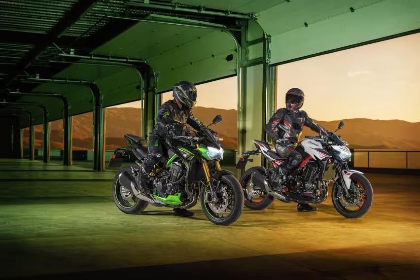2023 Kawasaki Z900 and Z900 SE