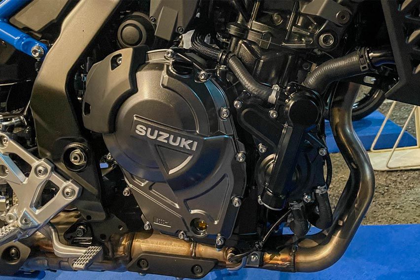 2023 Suzuki GSX-8S engine