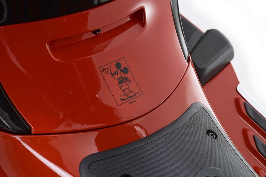 Vespa X Disney Mickey Mouse