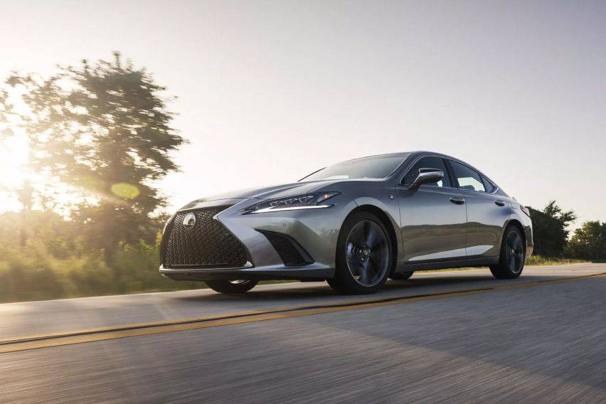 2024 Lexus ES debuts in the US with tech upgrades