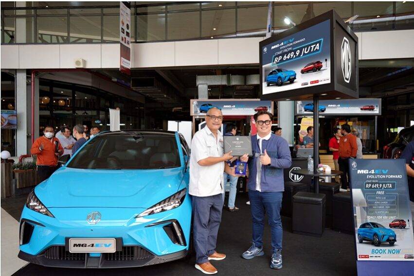 MG4 EV Ramai Dicoba Pengunjung Autovaganza 2023, Ini Alasannya