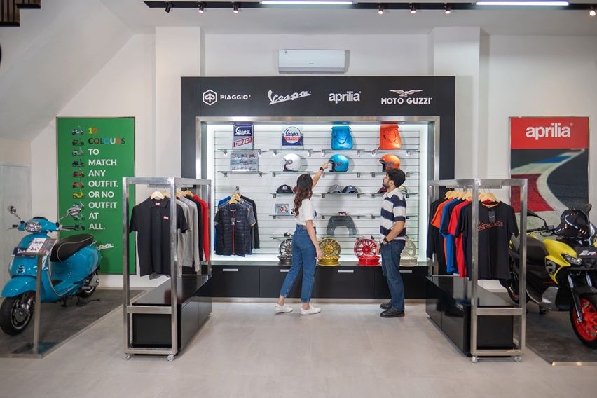 diler Piaggio Vespa motoplex medan