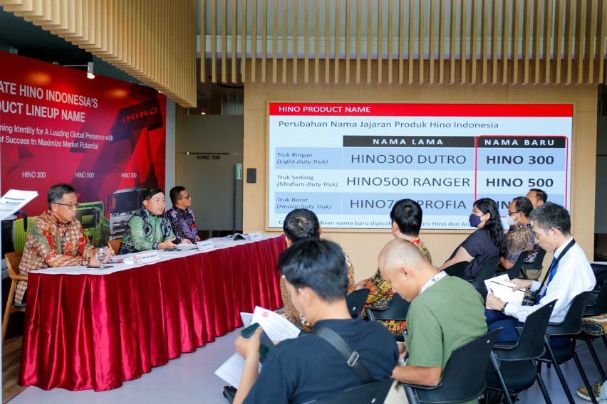 Hino ganti nama model