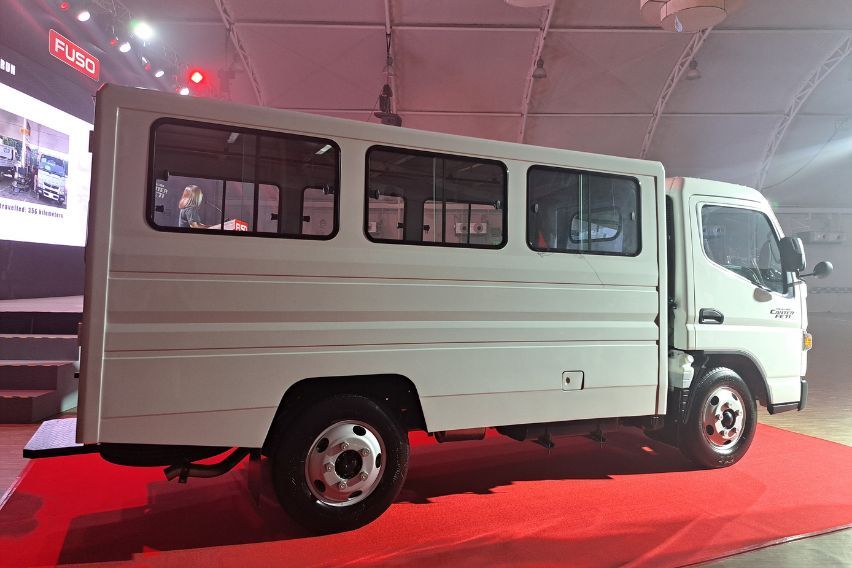 Fuso Canter FE71 (Photo by Hazel Nicole Carreon)
