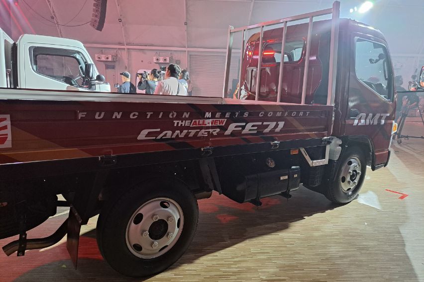 Fuso Canter FE71 (Photo by Hazel Nicole Carreon)
