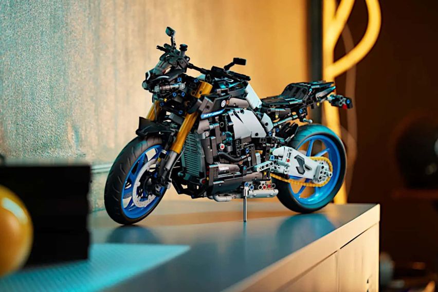 LEGO Technic Yamaha MT-10 SP