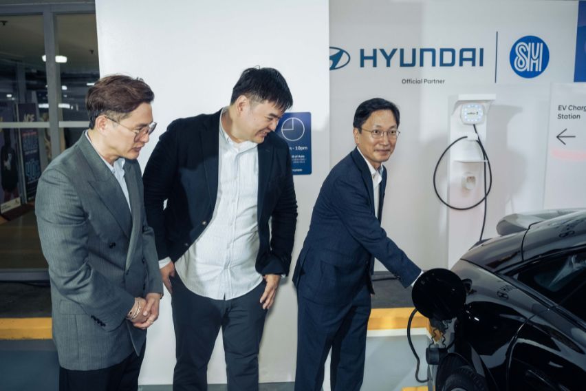 Hyundai electric vehicle (EV) charging station at SM Mall of Asia (3)