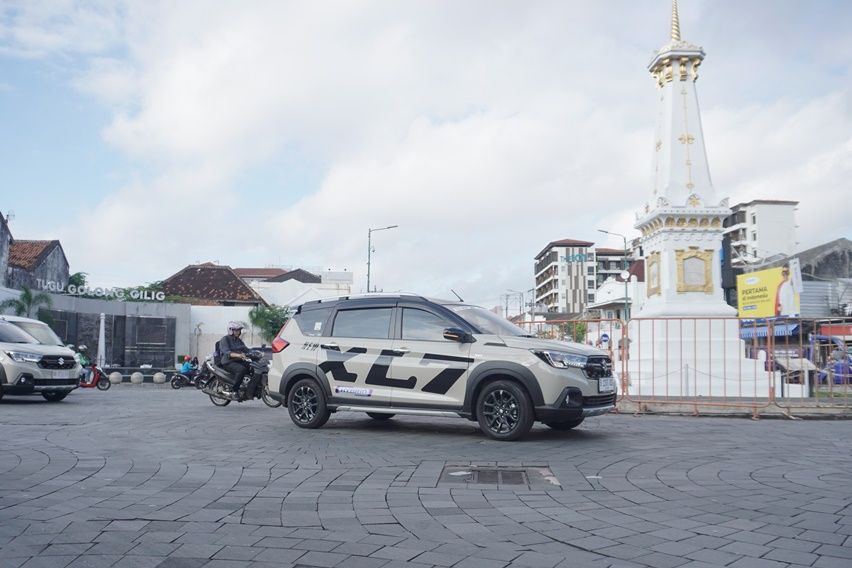 New Suzuki XL7 Hybrid