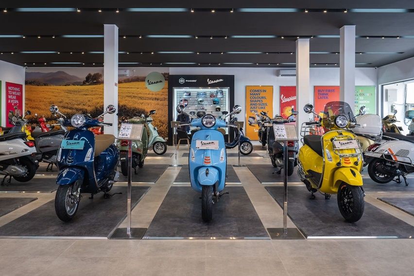 Diler motoplex Piaggio Vespa Madiun