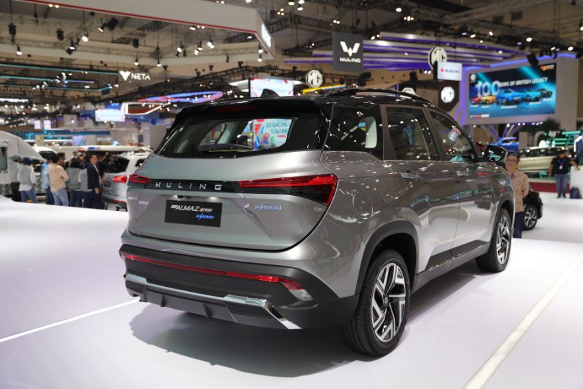 Wuling Almaz RS Turbo