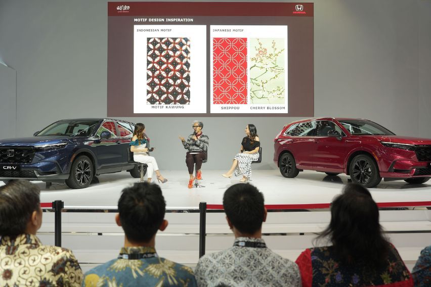 Seragam Tenun Ikat Honda