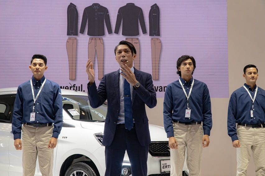 Seragam baru wiraniaga Suzuki