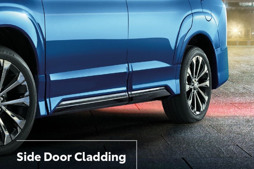 Side door claddings