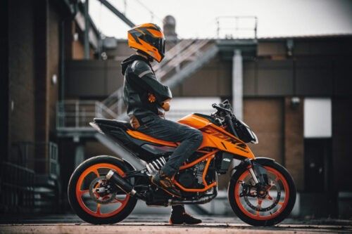 2024 KTM 390 Duke debuts with bigger engine, new styling, and more tech