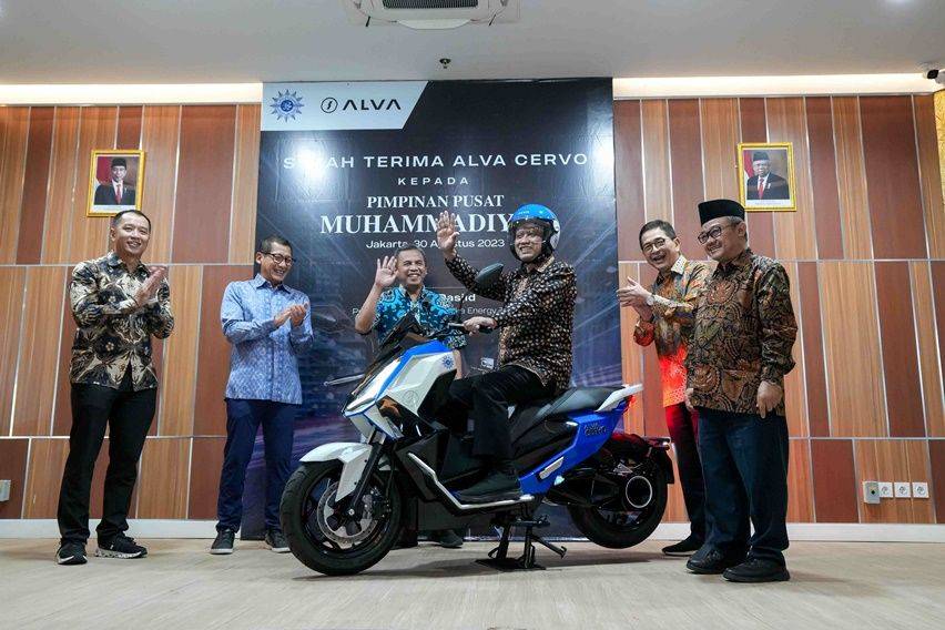 Alva Serahkan 10 unit Cervo ke Muhammadiyah Untuk Mendukung Gaya Hidup Berkelanjutan