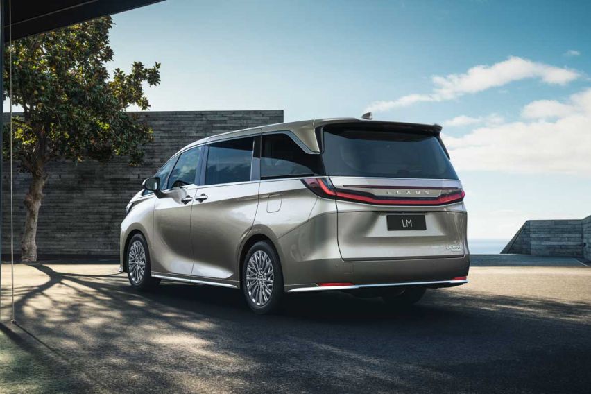 2023 Lexus LM 350h
