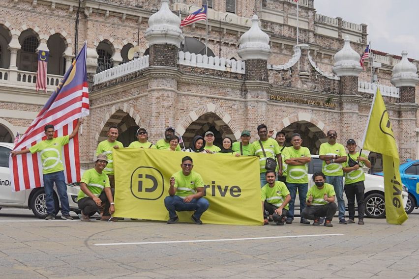 inDrive celebrates Merdeka 2023 with a convoy from Putrajaya to Dataran Merdeka