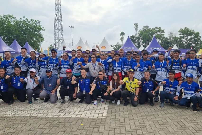 Shell BbLU cRU Yamaha Enduro