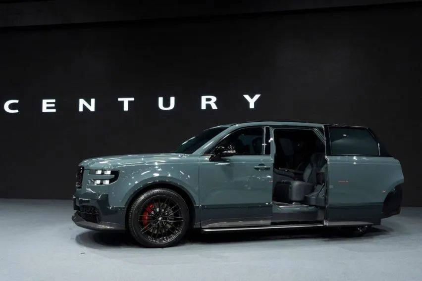 Say hi to Toyota new luxurious SUV, the Century Say hi to Toyota new luxurious SUV, the Century