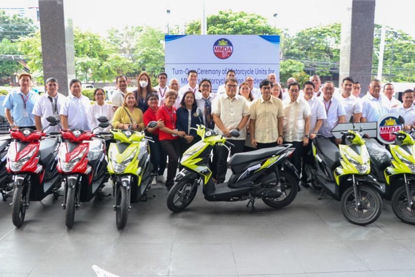 DILG donates MC to MMDA
