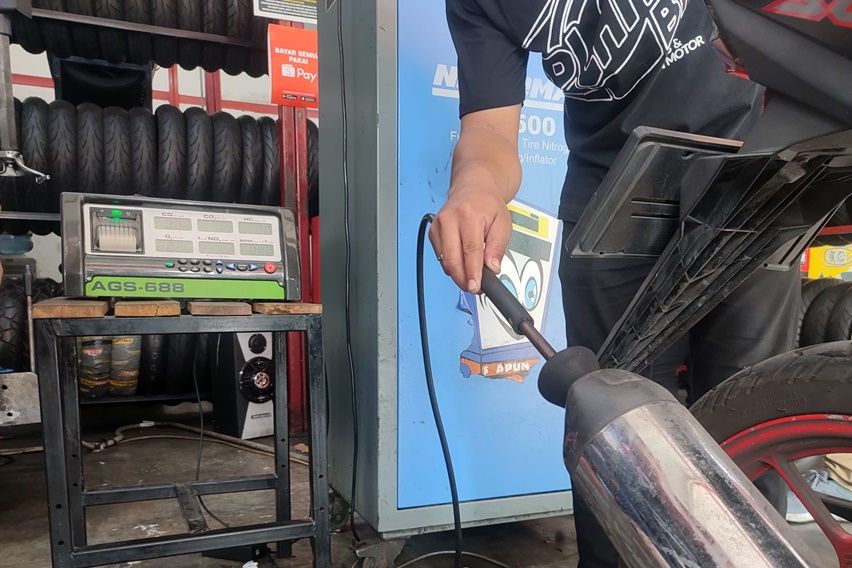 servis dan uji emisi motor di Planet Ban
