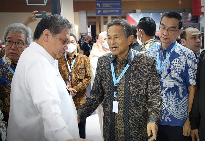 Airlangga Hartarto dan Soebronto Laras