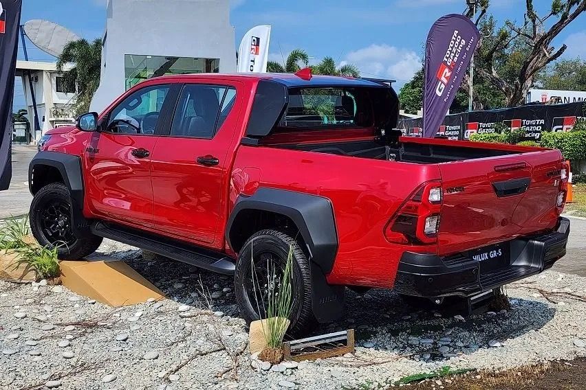 Toyota Hilux GR-S