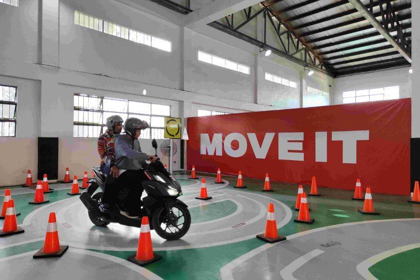 Move It promotes road safety among riders through extensive training program