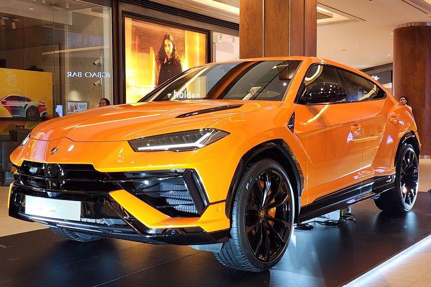 Lamborghini Urus S vs. the competition