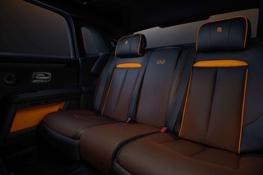 Rolls-Royce Black Badge Ghost Ékleipsis Private Collection (2)