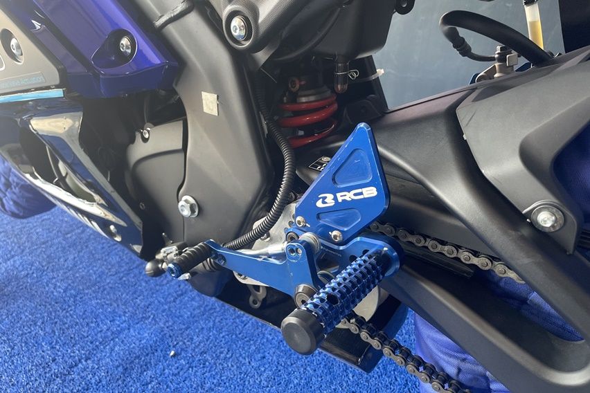 Yamaha R15 Connected