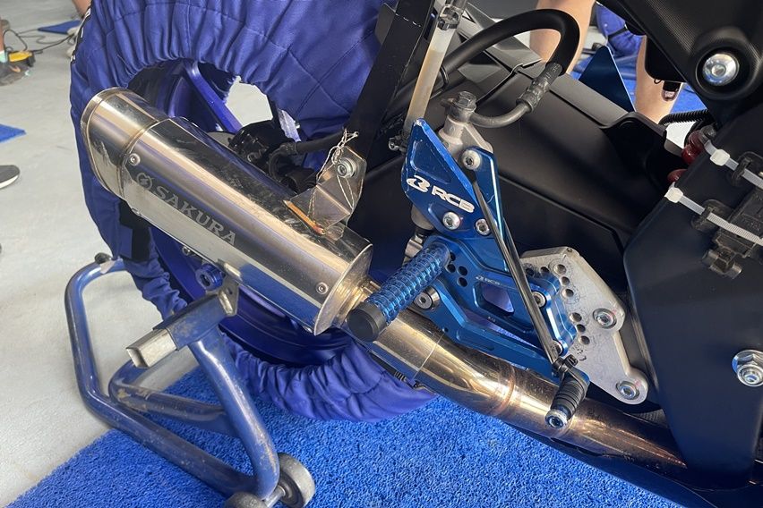 Yamaha R15 Connected