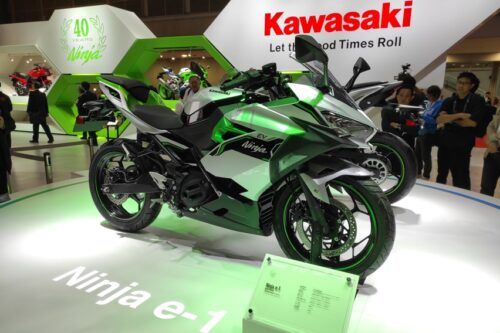 Melihat Langsung Kawasaki Ninja Berjantung Listrik dan Hybrid di JMS 2023