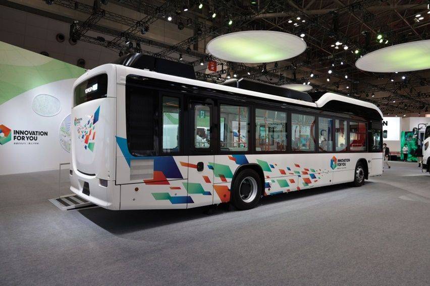 Melihat Lebih Dekat Bus Isuzu Erga EV yang Dipamerkan di Japan Mobility ...