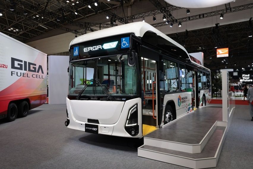 Melihat Lebih Dekat Bus Isuzu Erga EV yang Dipamerkan di Japan Mobility Show 2023