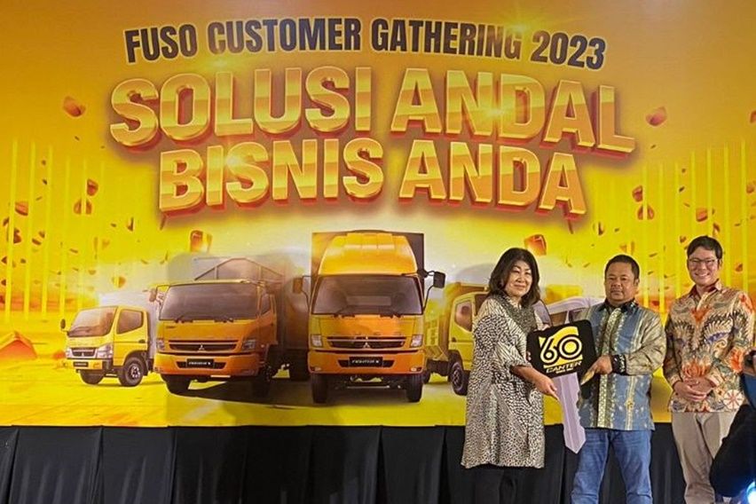 Fuso Canter 60th special edition