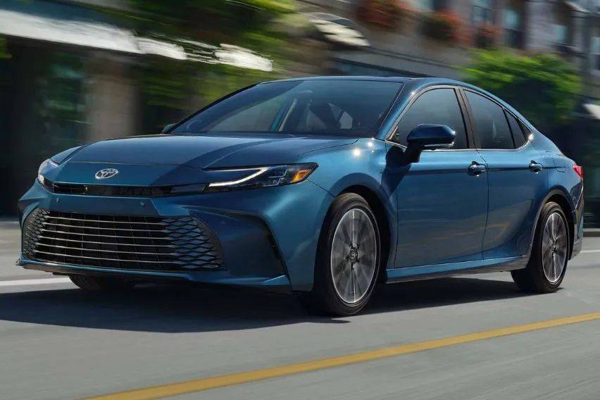 2025 Toyota Camry เปิดตัวอย่างเป็นทางการในอเมริกา