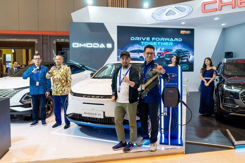 Chery Pajang Omoda 5 EV di GIIAS Bandung 2023