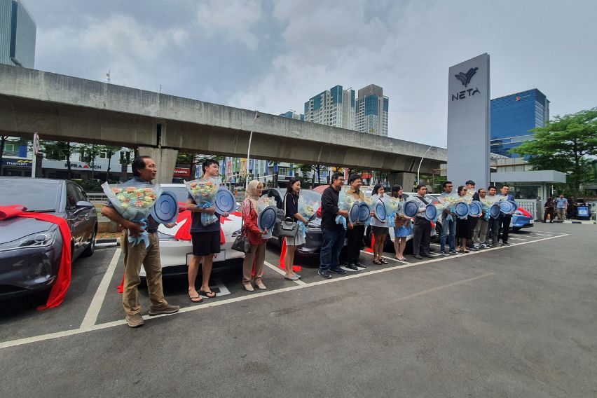 Diler Neta Kelapa Gading