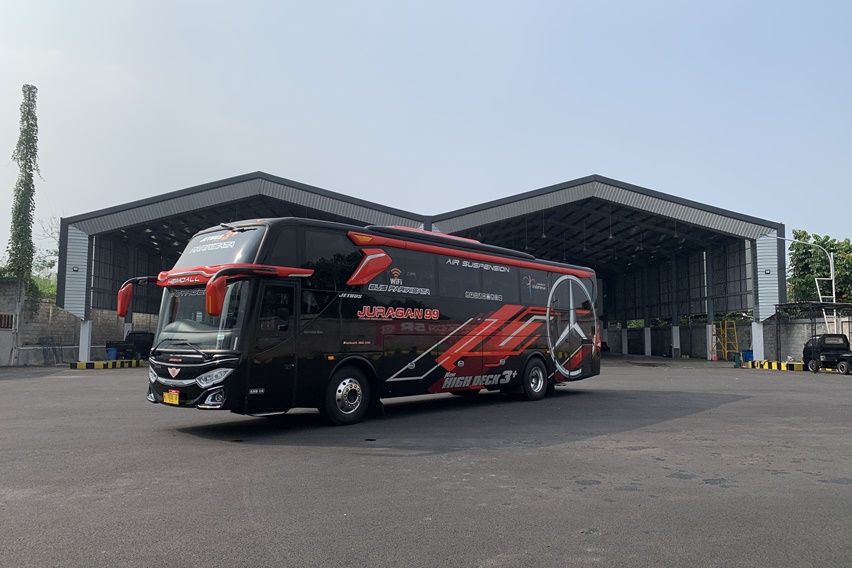 Bus Mercedes-Benz Juragan99 Trans