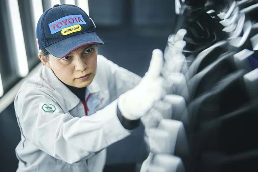 ความมุ่งมั่นอันเหนือชั้นของโตโยต้าสู่ความเป็นเลิศ กับรถเอสยูวีแห่งศตวรรษ Century SUV  